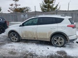 Toyota Rav4 Le 2T3BFREV2JW735236 снимка