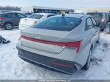 Hyundai Elantra Essential KMHLM4DG2SU880223 снимка