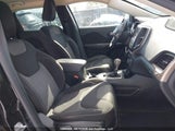 Jeep Cherokee Sport 1C4PJMAB6EW285553 снимка