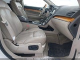 Lincoln Mkt 2LMHJ5ATXABJ06672 снимка