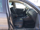 Volkswagen Tiguan WVGHV7AX0GW576893 снимка