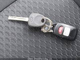 Hyundai Tucson Gl KM8JTCAC6CU475358 снимка
