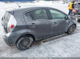 Toyota Prius C JTDKDTB33D1031801 снимка