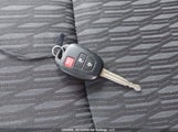 Toyota Yaris Le VNKKTUD33EA002989 снимка