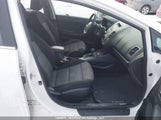 Kia Forte 2.0L Ex KNAFX4A80F5288872 снимка