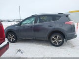 Toyota Rav4 Le 2T3BFREV9JW756651 снимка
