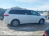Toyota Sienna Le 5TDKZ3DC4KS003231 снимка