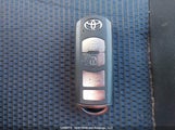 Toyota Yaris Premium 3MYDLBYV7GY101378 photo