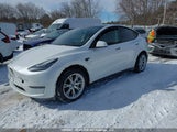 Tesla Model Y 7SAYGDEE1NF361873 снимка