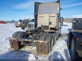 Volvo Vnl 4V4NC9EJ4JN901027 fotografie
