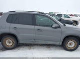 Volkswagen Tiguan S/Se/Sel/R-Line WVGJV3AX3EW528702 photo