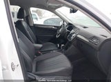 Volkswagen Tiguan Se/Wolfsburg 3VV2B7AX7RM128402 fotografie