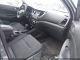 Hyundai Tucson Base 2.0L KM8J2CA48JU621316 снимка