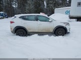 Hyundai Tucson Base 2.0L KM8J2CA42JU761975 снимка