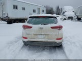 Hyundai Tucson Base 2.0L KM8J2CA42JU761975 снимка