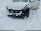 Hyundai Tucson Base 2.0L KM8J2CA42JU761975 снимка