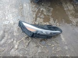 Hyundai Elantra Preferred With Tech Package KMHLM4DG2SU062930 снимка