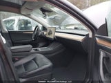 Tesla Model Y 7SAYGDEE5PF597591 fotografie