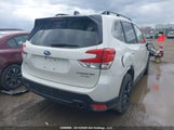 Subaru Forester Limited JF2SKELC1RH504319 снимка