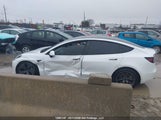 Tesla Model 3 Rwd/Standard Range 5YJ3E1EA3NF356778 fotografie