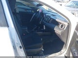 Toyota Rav4 Le 2T3BFREV6HW695799 fotografie