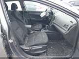 Hyundai Elantra Le 5NPD74LF0JH319066 снимка