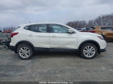 Nissan Rogue Sport S/Sv/Sl JN1BJ1CP5JW108815 fotografie