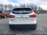 Nissan Rogue Sport S/Sv/Sl JN1BJ1CP5JW108815 fotografie
