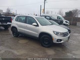 Volkswagen Tiguan S/Se/Sel/R-Line WVGJV3AX3EW559951 fotografie