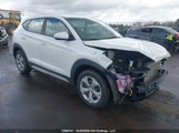 Hyundai Tucson Essential W/Safety Package KM8J2CA42KU055123 photo