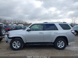 Toyota 4Runner Sr5/Sr5 Premium/Limited/Trd Sport/Trd Off Road/Trd Off Road Premium/Trd Pro JTENU5JR5R6300644 photo