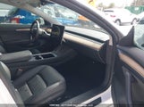 Tesla Model 3 Rwd 5YJ3E1EA2PF385658 fotografie