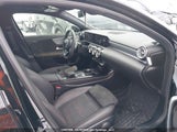 Mercedes-Benz A 220 4Matic WDD3G4FB7KW010233 fotografie