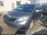 Toyota Sienna Le 5TDKK3DC4CS195868 снимка