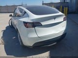 Tesla Model Y Long Range 7SAYGDEE8PF597021 fotografie