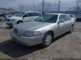 Lincoln Town Car Signature Limited 2LNBL8CV0BX754943 fotografie