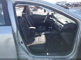 Toyota Corolla Le 2T1BURHE8JC104650 снимка
