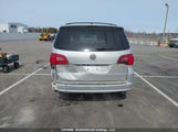 Volkswagen Routan 2V4RW3DX4AR260915 снимка
