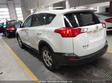 Toyota Rav4 2T3RFREV2FW231226 fotografie