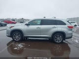 Toyota Highlander Xle 5TDJZRFH9KS604903 снимка