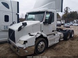 Volvo Vnm 4V4MC9EHXJN885893 снимка