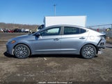 Hyundai Elantra Le 5NPD74LF4HH120466 снимка