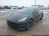 Tesla Model 3 5YJ3E1EB3JF109618 fotografie
