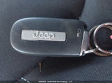 Jeep Cherokee Latitude 1C4PJLCX1KD143234 снимка