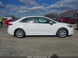 Toyota Corolla Le 5YFBPMBE4NP307706 fotografie