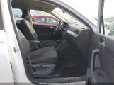 Volkswagen Tiguan Trendline 3VV0B7AX4KM147678 photo