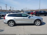 Volvo V60 Cross Country T5 Momentum YV4102WK9K1004969 fotografie