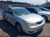 Toyota Camry Le/Xle JTDBE32K130224750 photo