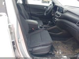 Hyundai Tucson Essential W/Safety Package KM8J2CA49KU056690 photo