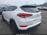 Hyundai Tucson Base 2.0L KM8J23A42JU689837 снимка